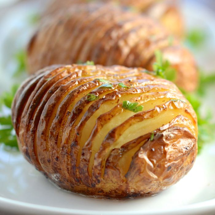 hasselback-potatoes