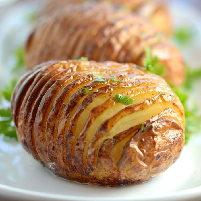 hasselback-potatoes