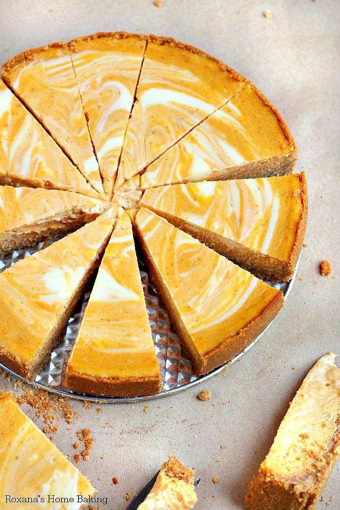 Two fall favorite desserts – pumpkin pie meets velvety cheesecake in this scrumptious marble pumpkin cheesecake. The perfect dessert for your Thanksgiving dinner party.