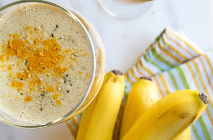 banana-smoothie-with-turmeric