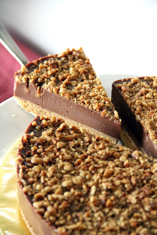 easy no-bake cheesecake loaded with Nutella and hazelnut. Creamy, rich, the best Nutella Cheesecake recipe ever, by Nigella Lawson.