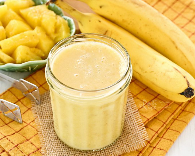 Start your day with this delicious Pineapple Banana Smoothie. It’s a glass of tropical sunshine with a slight and refreshing tanginess.