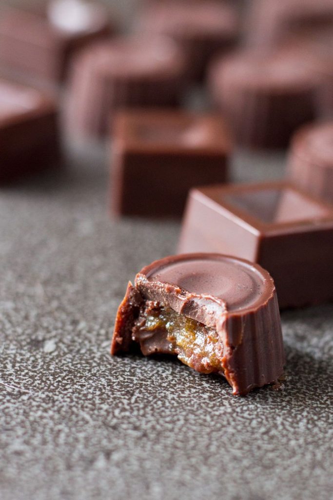 salted-date-caramel-raw-chocolates