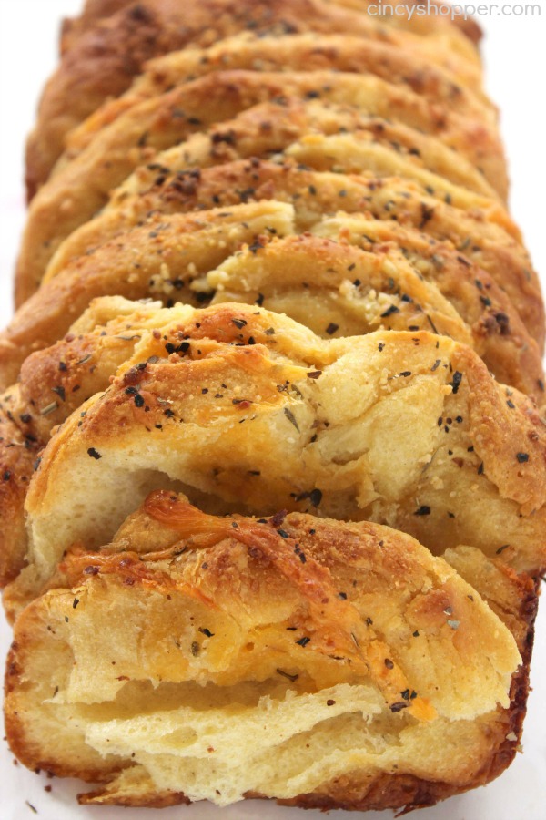 easy-garlic-and-herb-pull-apart-loaf