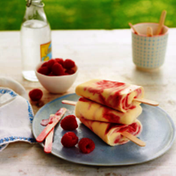 raspberry-ripple-lollies