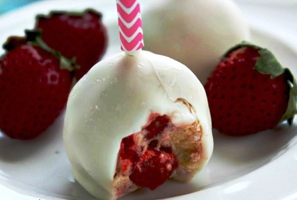 strawberry-shortcake-cake-pops