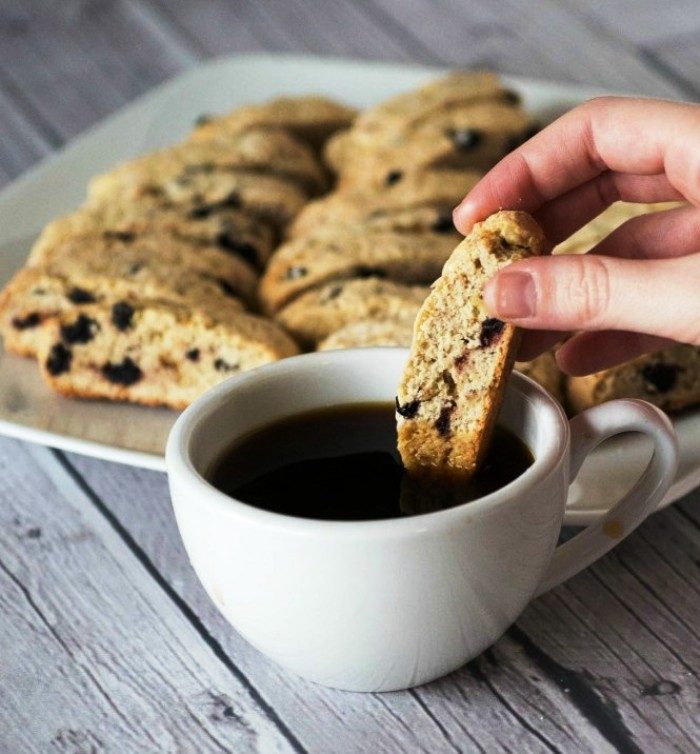 banana-walnut-biscotti