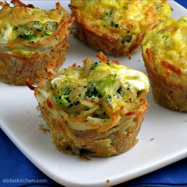 Broccoli, Cheddar & Egg Hashbrowns Cups are shredded potatoes baked in a muffin tin and then filled with broccoli, cheddar cheese and eggs.  These are a perfect addition to your Easter brunch menu!