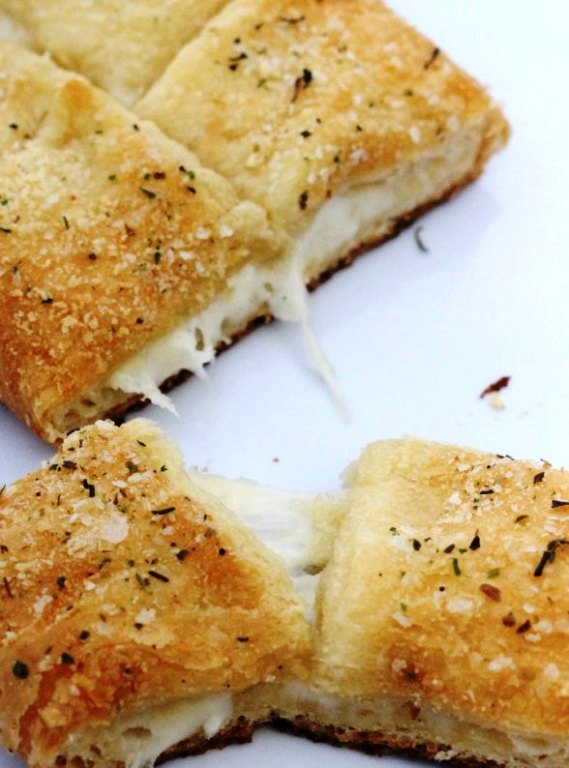 15 minute stuffed cheesy bread