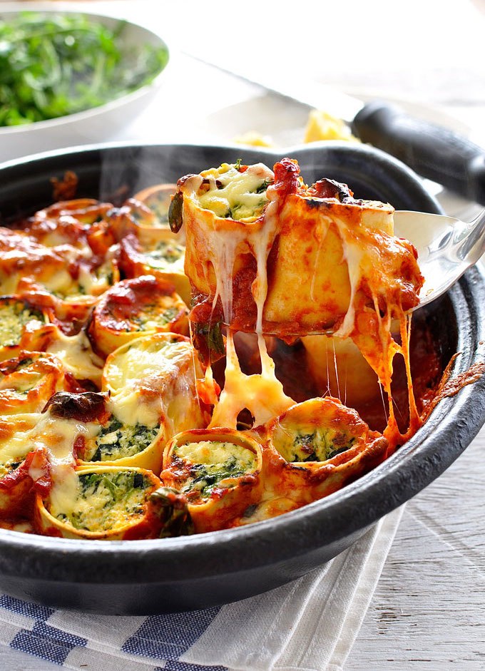 Baked spinach and ricotta rotolo