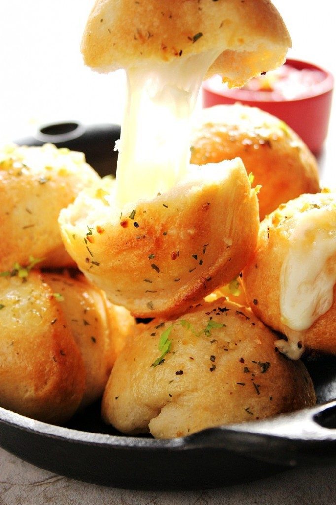 Easy garlic cheese bombs recipe