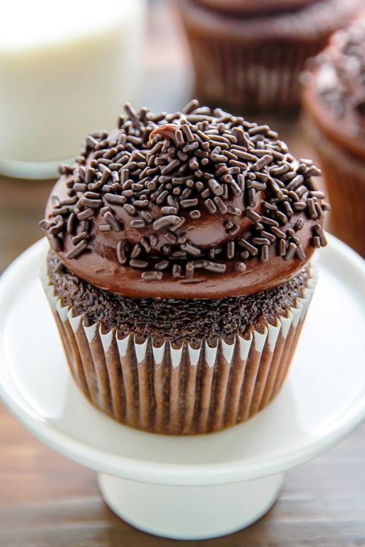 Old-fashioned chocolate buttermilk cupcakes
