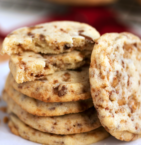 You’re just six ingredients away from these melt in your mouth good Toffee Butter Icebox Cookies!