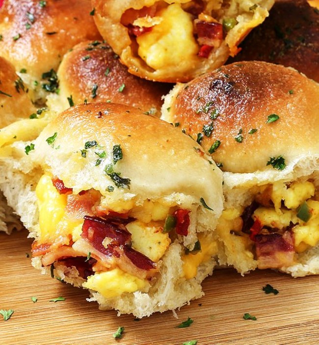 Cheesy bacon and egg breakfast bombs