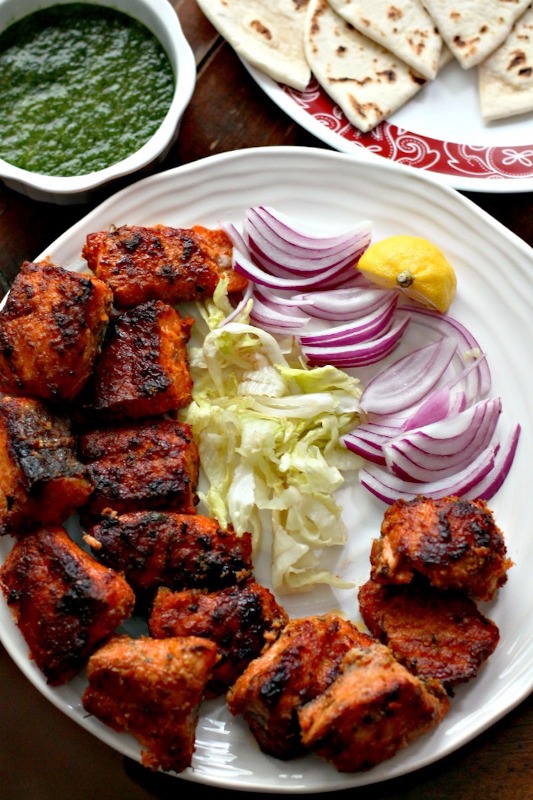 Fish tikka bites with green chutney