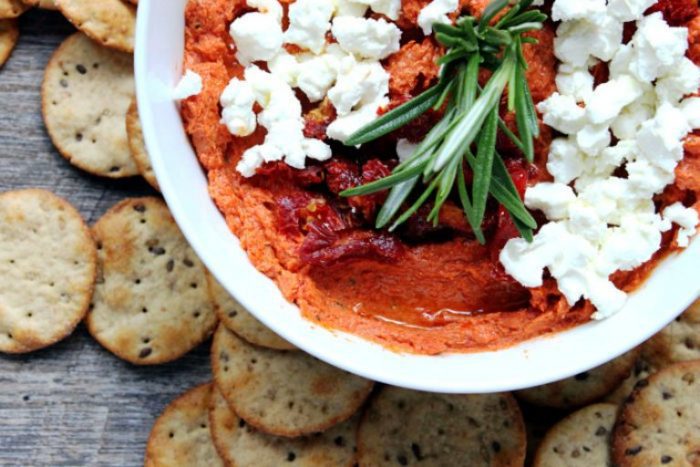 Sun dried tomatoe and goat cheese dip