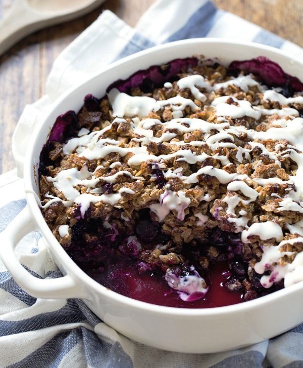 Simple oat and pecan blueberry crisp pie