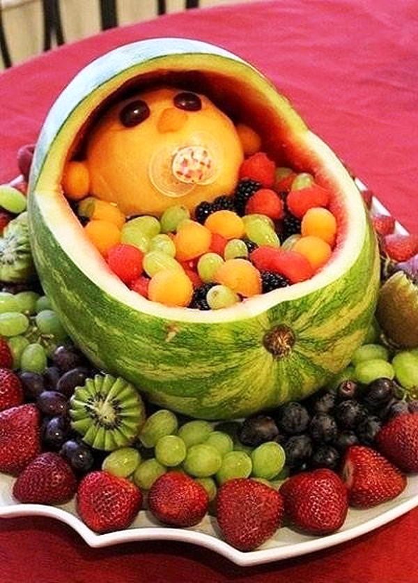 Edible kids fruit arrangement ideas to DIY. 