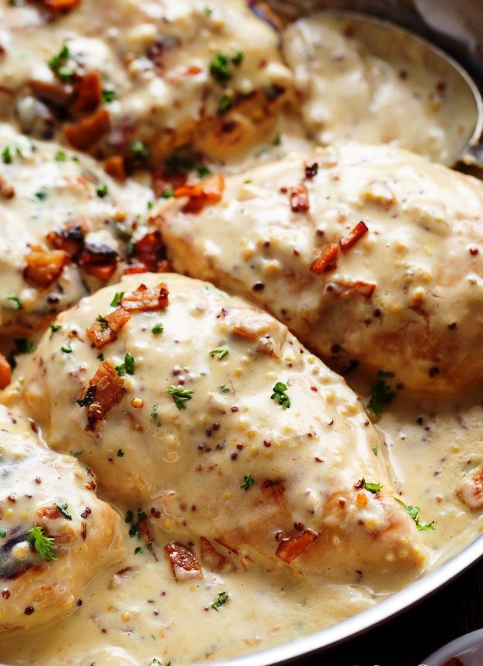 Deliciously creamy honey mustard chicken with crispy bacon pieces