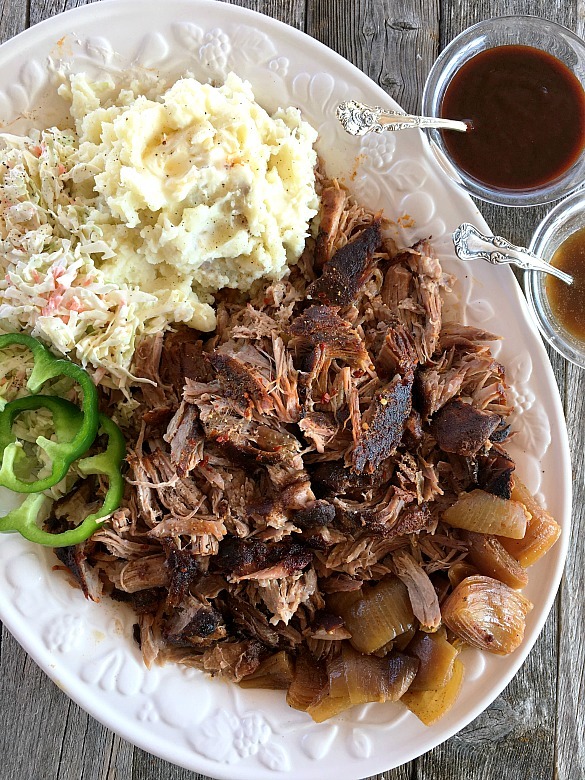 Slow cooker pulled pork dish