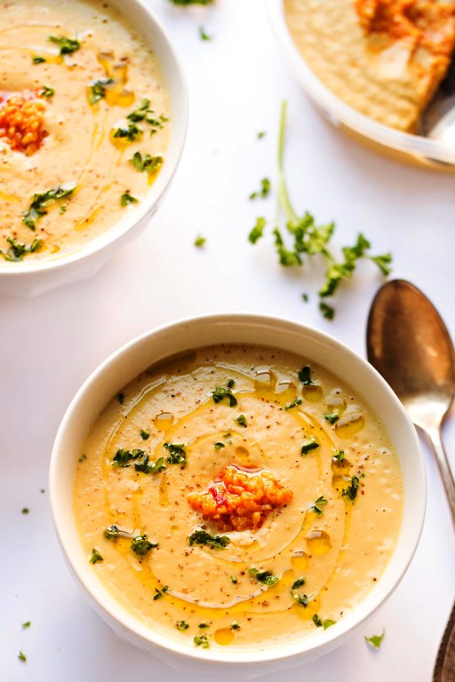 30 minute roasted garlic cauliflower chowder