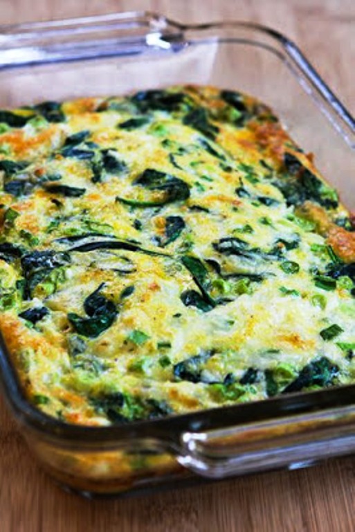 Low-carb and gluten-free spinach and mozzarella egg bake