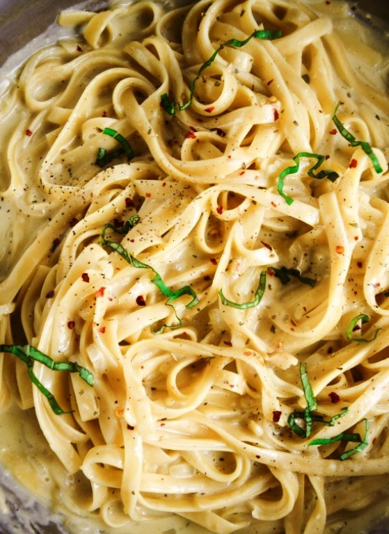 One pot creamy garlic pasta