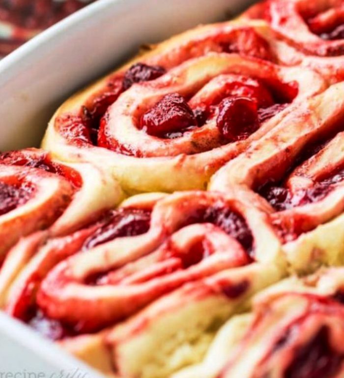  Strawberry cinnamon rolls with lemon cream cheese glaze recipe