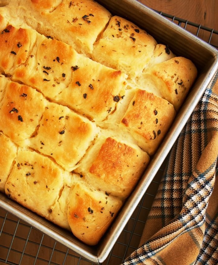 Quick herbed dinner rolls