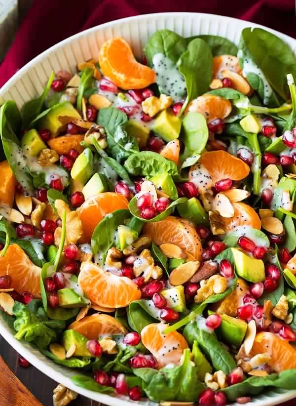 Mandarin pomegranate and spinach salad with poppy seed dressing