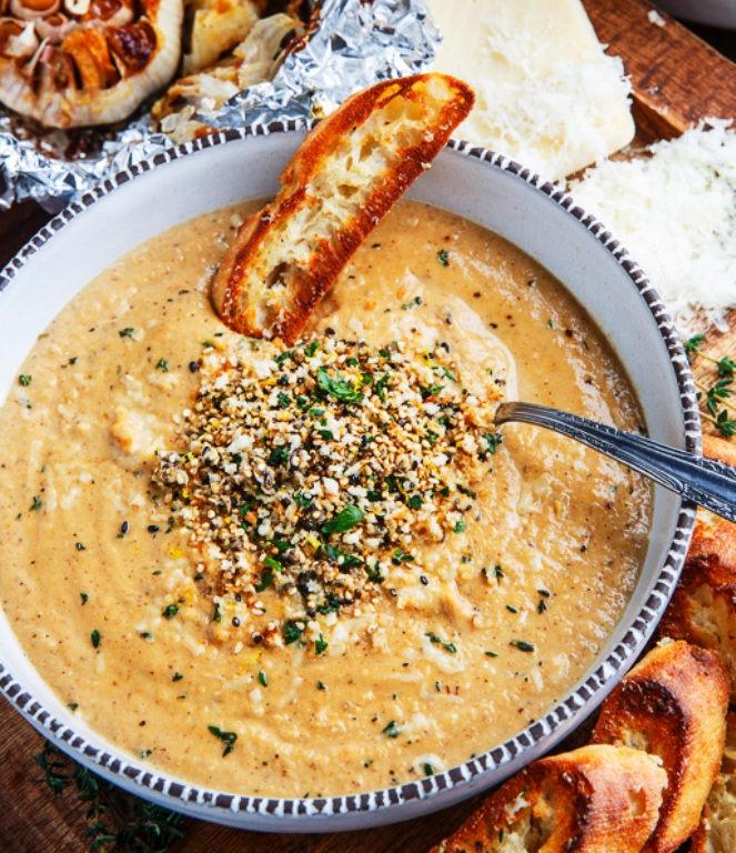 Asiago roasted garlic cauliflower soup