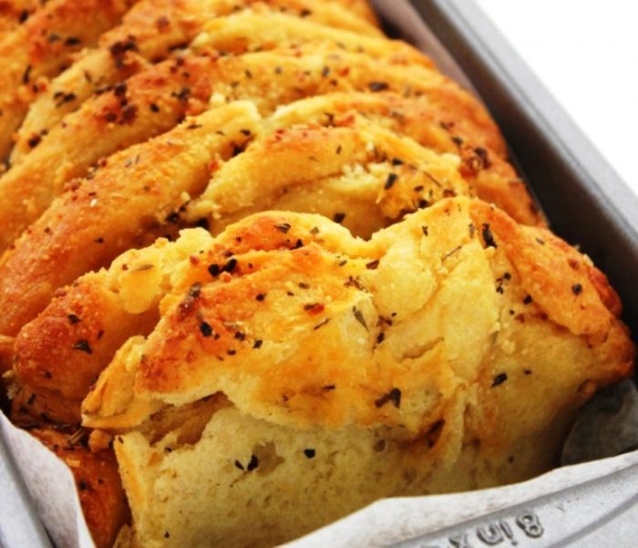Easy garlic and herb pull-apart loaf