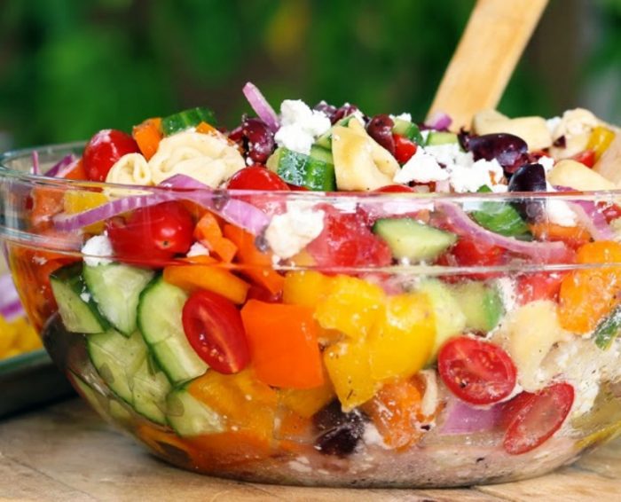 Greek tortellini salad