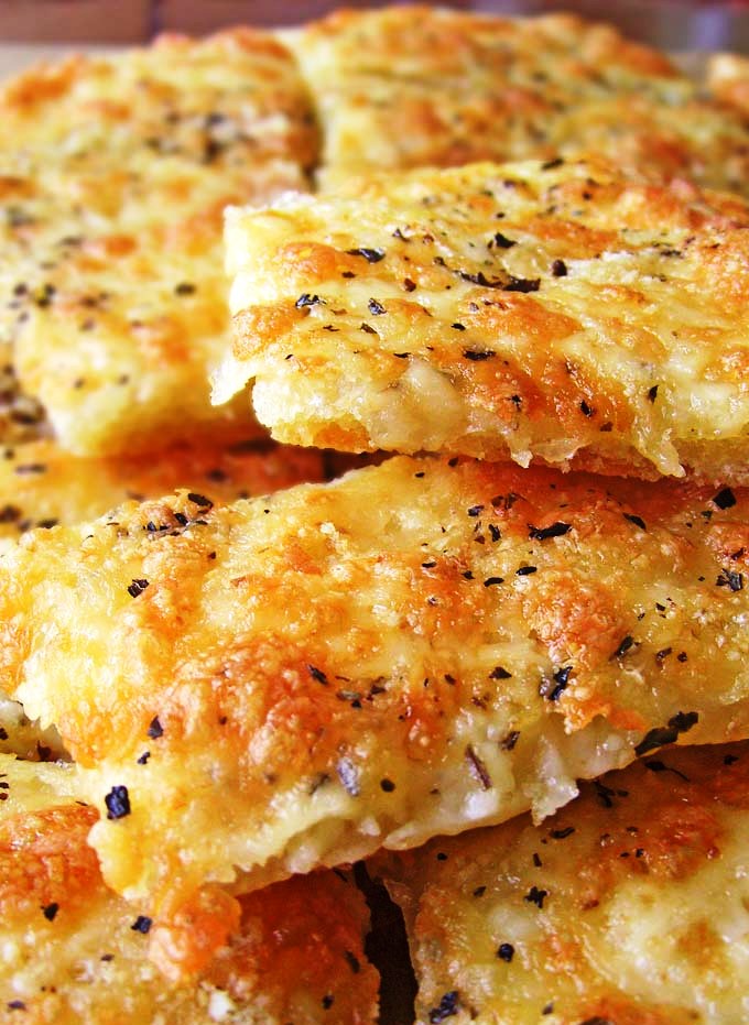 Easy cheesy garlic bread sticks