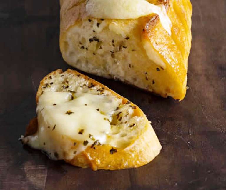 хлеб и сыр. хлеб и сыр. Cheese bread. хлебобулочные изделия, сыр. A loaf of cheese.