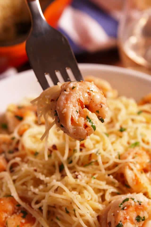 Garlic butter shrimp pasta