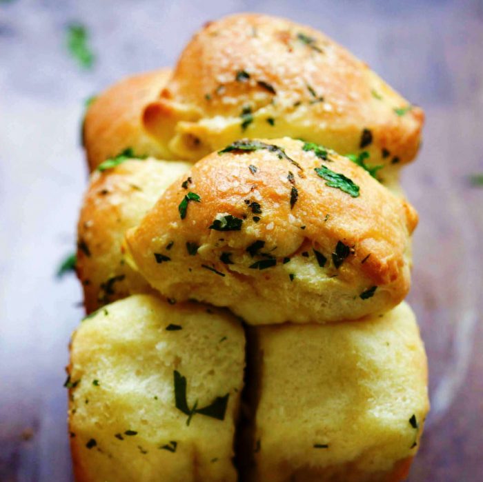 Pull apart garlic bread