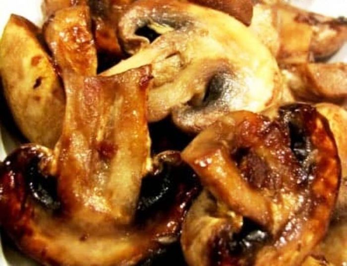 Caramelized garlic mushrooms
