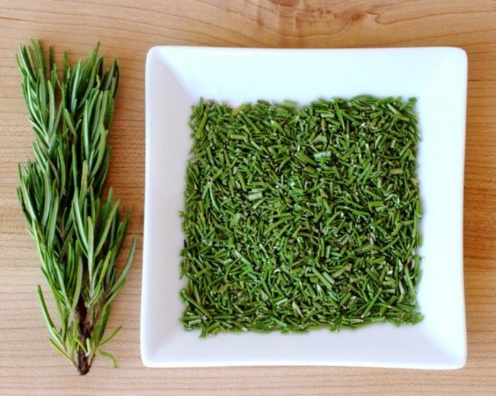 Drying fresh rosemary in 60 seconds