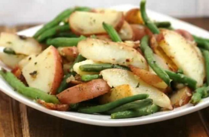 Garlic herb roasted potatoes and green beans