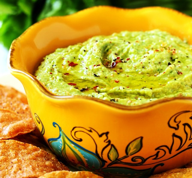 Cilantro-jalapeno-hummus