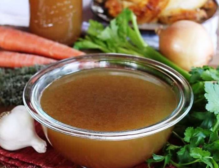 Homemade chicken broth