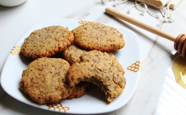 Honey-vanilla-tea-biscuits