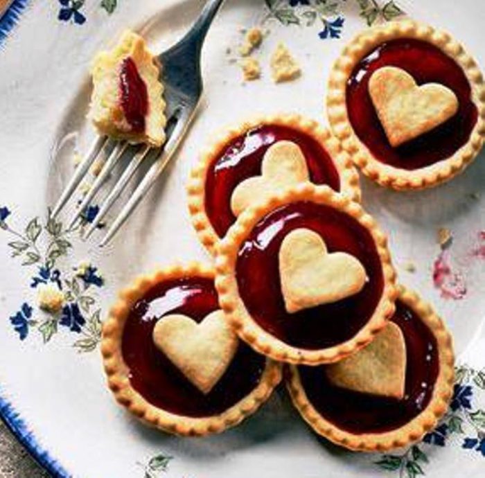 Queen-of-hearts-tarts