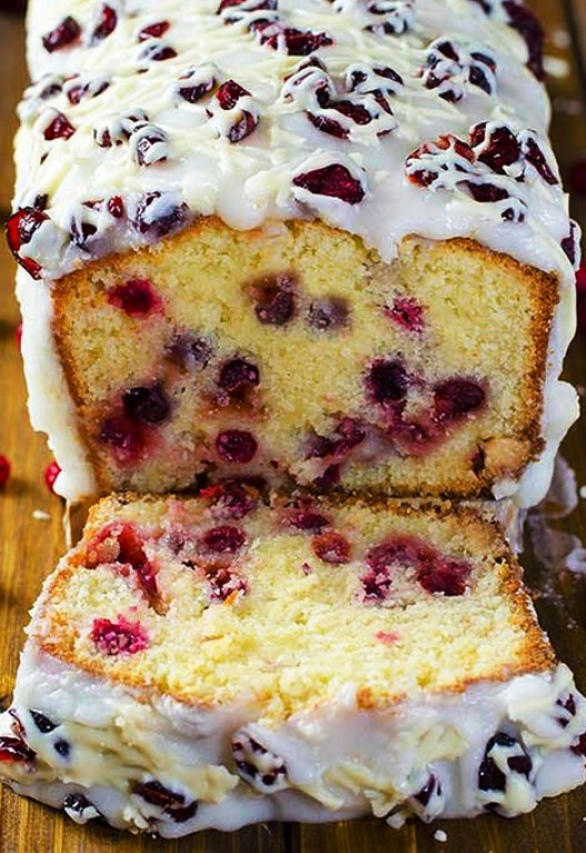 Thinking about Christmas recipes ? You simply have to try this heavenly Christmas Cranberry Pound Cake!