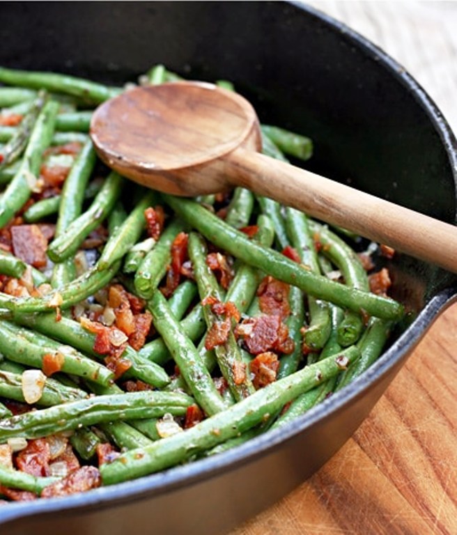 Balsamic Garlic Roasted Green Beans and Mushrooms