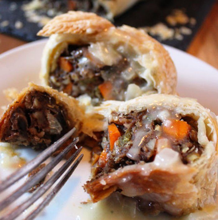 Lentils, toasted nuts, sautéed winter veggies all wrapped up in a FLAKY glorious puff pastry. Decadent, hearty, rich, flaky, did I mention flaky? Drizzled in Quick Vegan Onion Gravy or your favourite warmed BBQ sauce, and did I mention flaky!