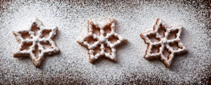 Scandinavian-rosettes-recipe
These delicate, crisp, lightly sweetened Scandinavian Rosettes are as delicious as they are beautiful. The “cookies” are made from a thin, crepe-like batter that is quickly deep fried on a specially shaped rosette iron.