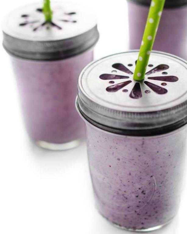 Avocado-blueberry-baby-smoothie