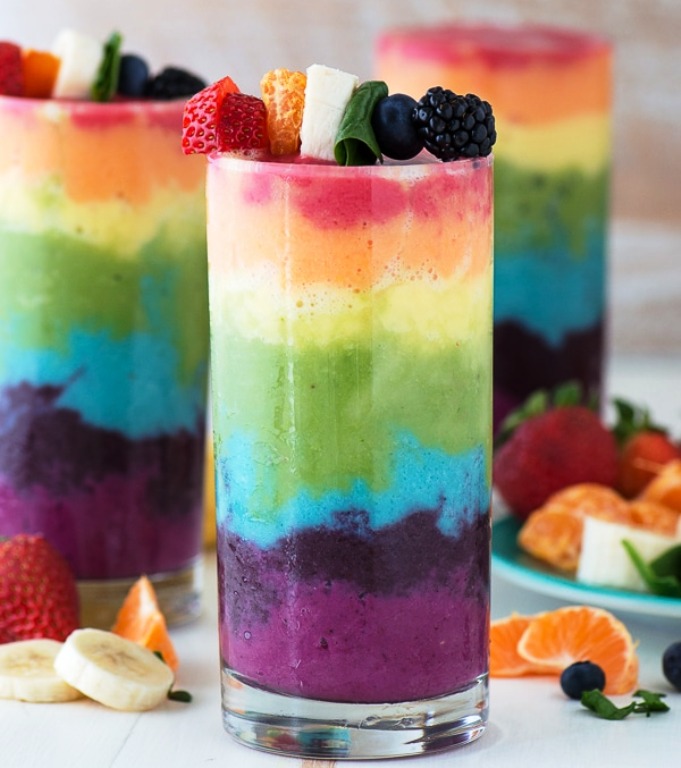 Rainbow-smoothie
